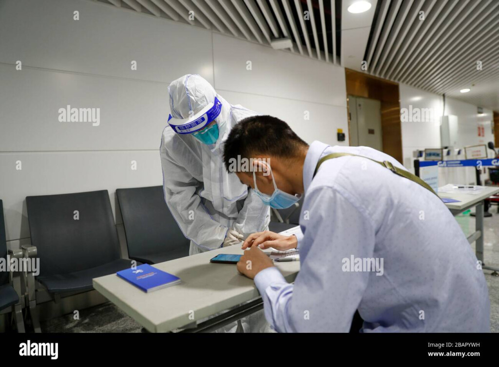 Chongqing China 29th Mar 2020 A Staff Member Of The Customs Helps A 